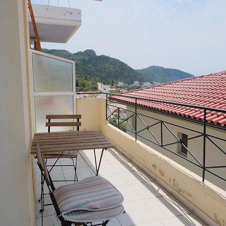 Mehilli Hotel Dhërmi エクステリア 写真