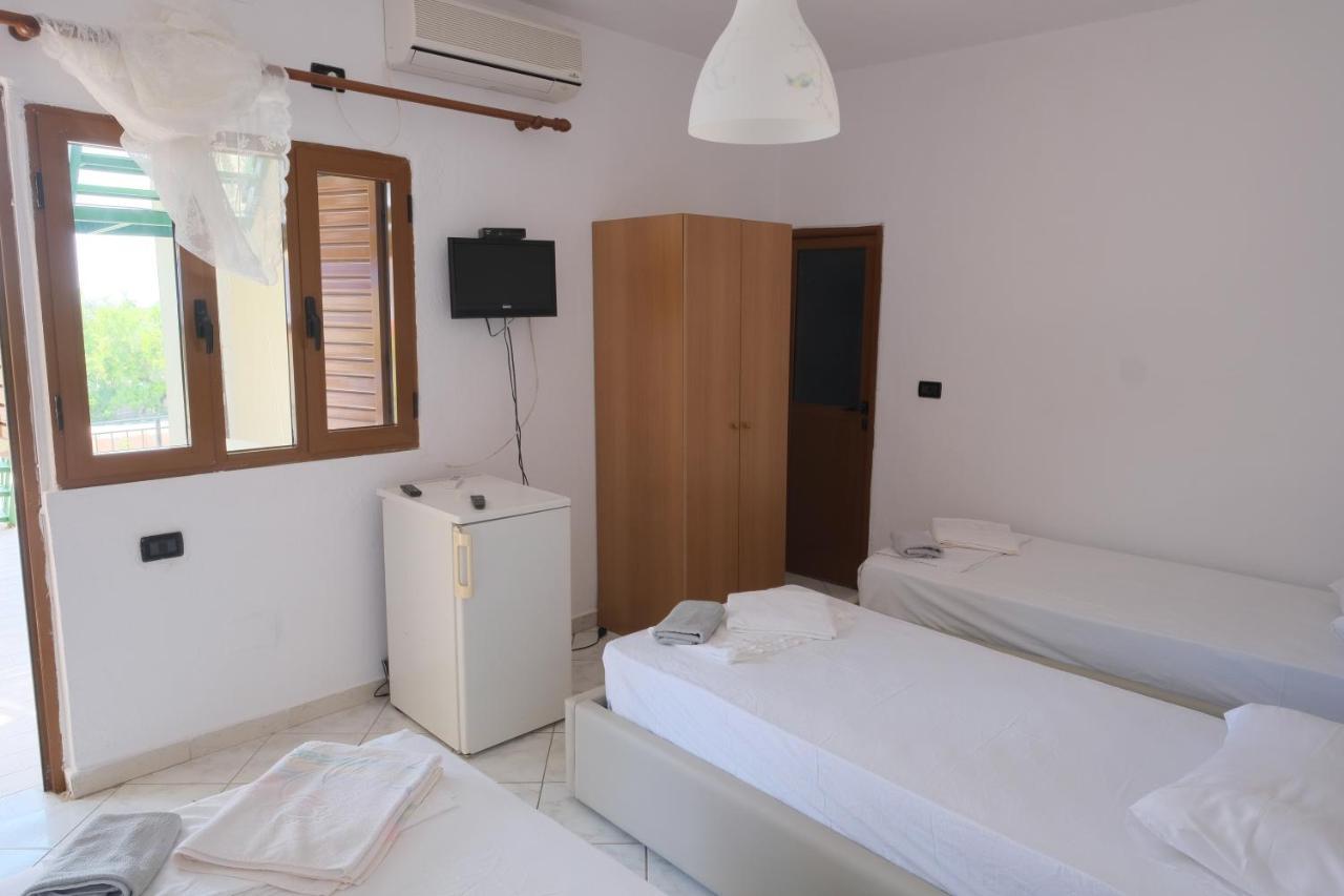 Mehilli Hotel Dhërmi エクステリア 写真