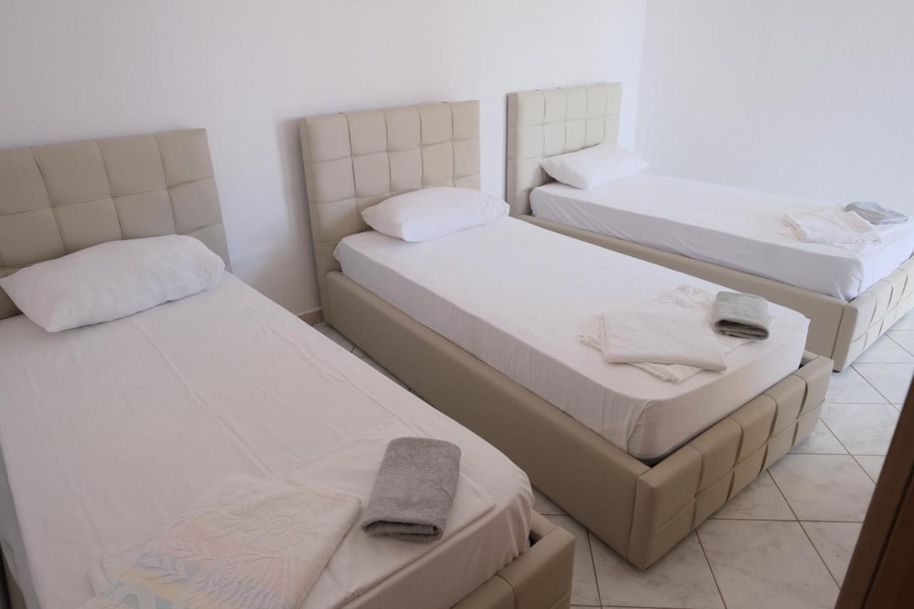 Mehilli Hotel Dhërmi エクステリア 写真