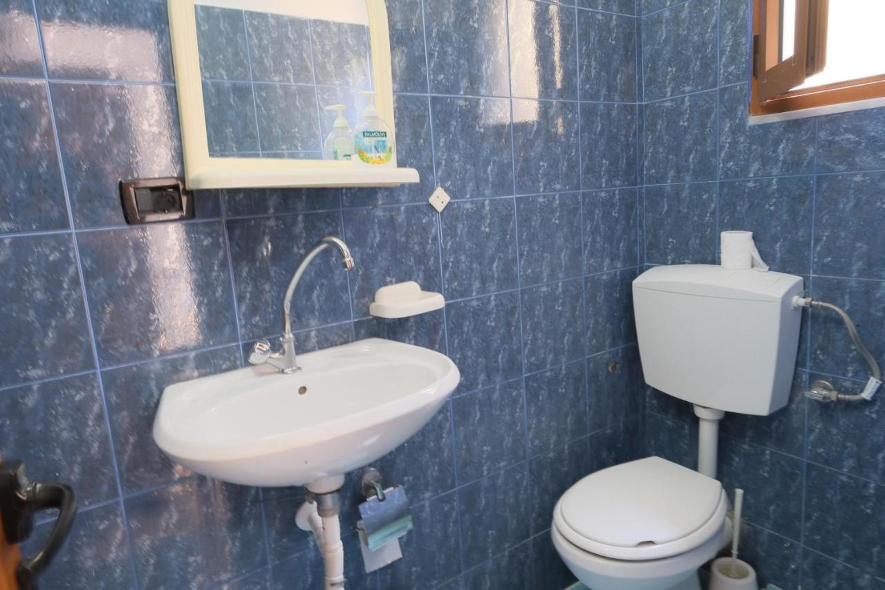 Mehilli Hotel Dhërmi エクステリア 写真